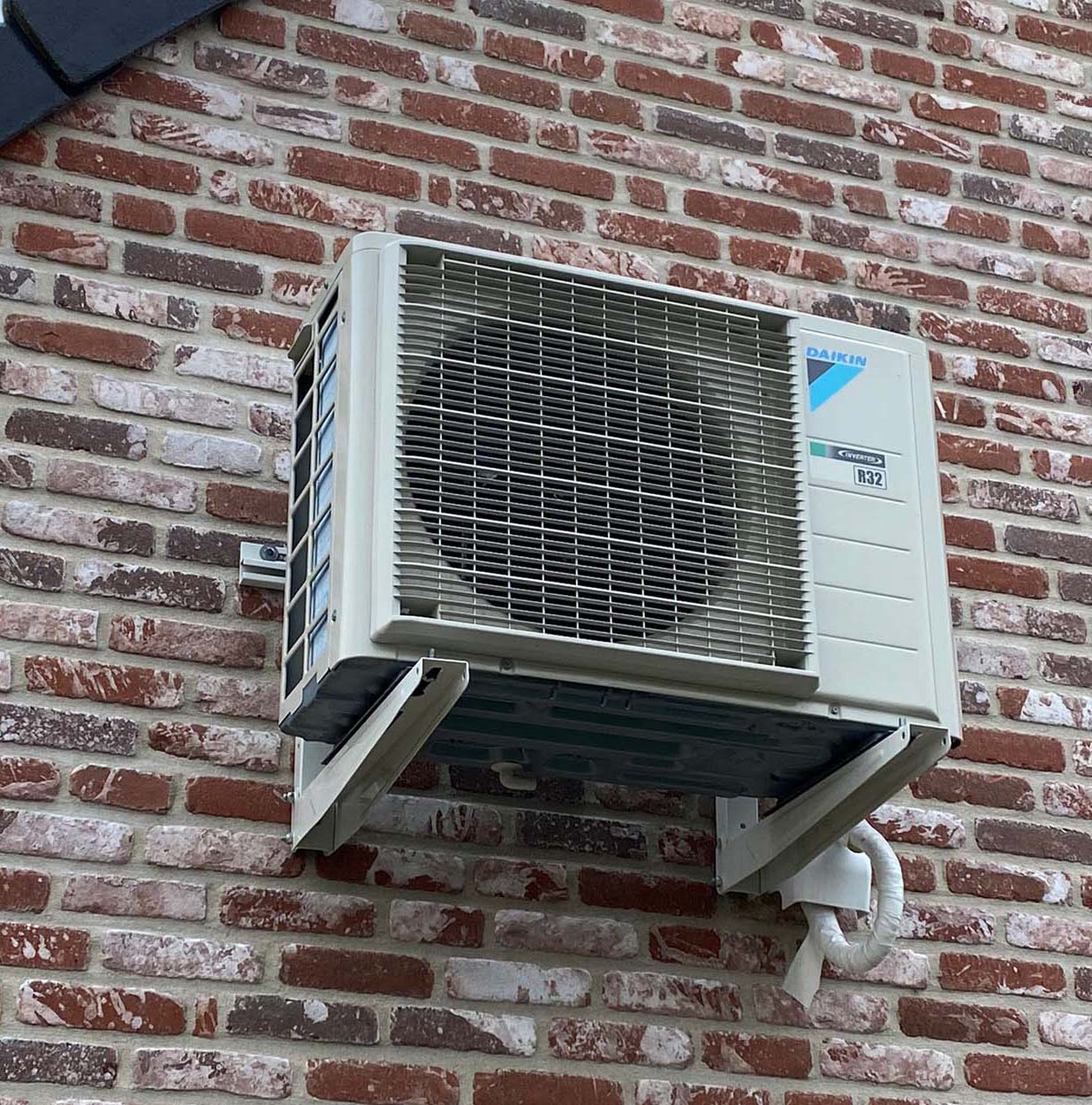 Airco met buitenunit laten plaatsen