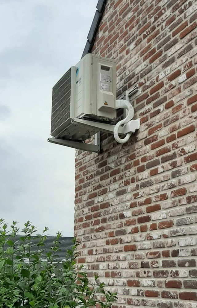 Airco met buitenunit laten plaatsen